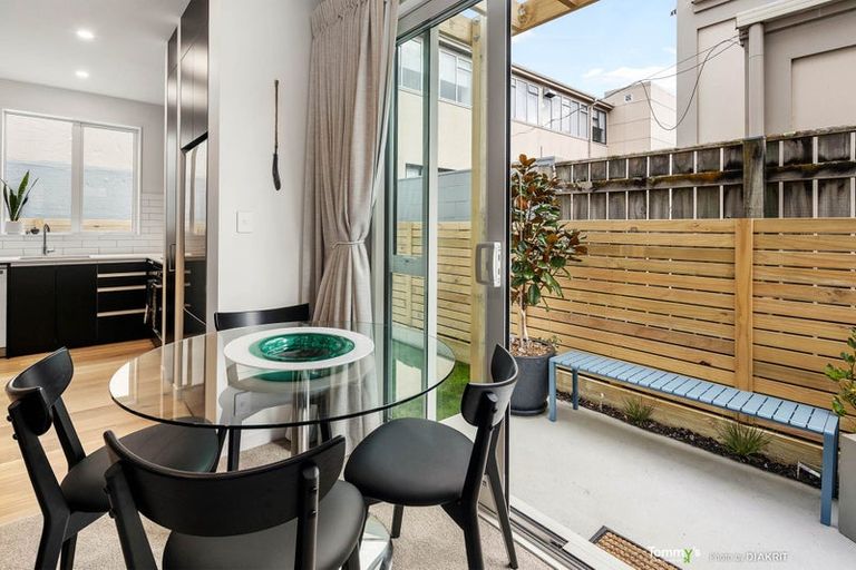 Photo of property in 14/30 Pirie Street, Mount Victoria, Wellington, 6011
