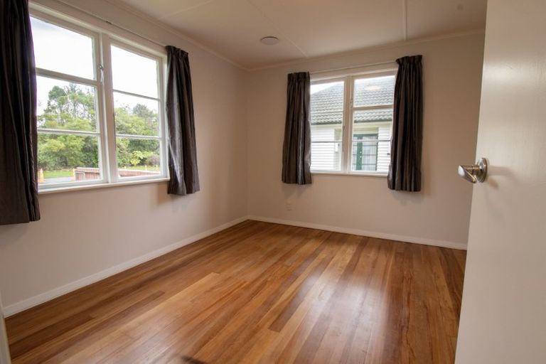 Photo of property in 211 Cambridge Terrace, Naenae, Lower Hutt, 5011