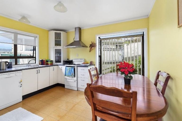 Photo of property in 11a Hillary Street, Tawa, Wellington, 5028