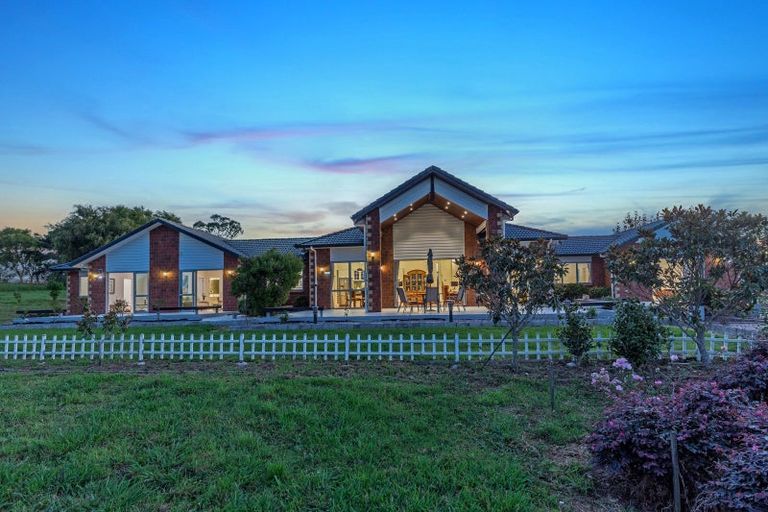 Photo of property in 73 Ashwood Avenue, Dairy Flat, Albany, 0792