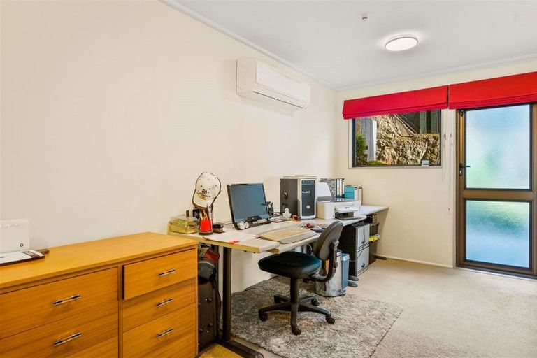 Photo of property in 31 Mercury Way, Whitby, Porirua, 5024