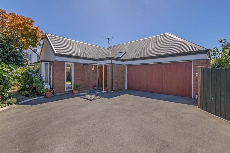 Photo of property in 2/6 Penhelig Place, Burnside, Christchurch, 8053