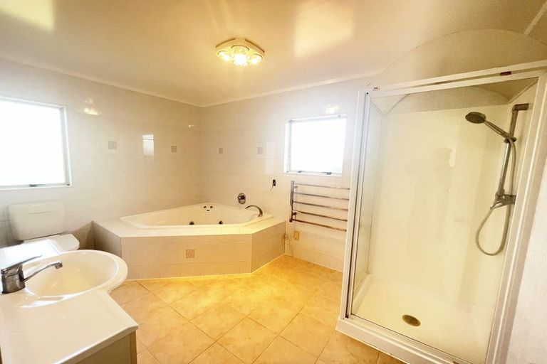 Photo of property in 16 Keppoch Court, Dannemora, Auckland, 2016