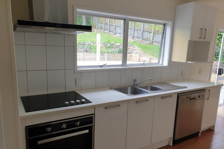 Photo of property in 40 Holt Avenue, Torbay, Auckland, 0630