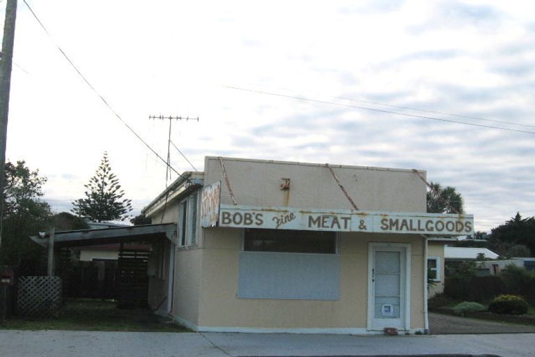 Photo of property in 51 Moana Street, Otaki Beach, Otaki, 5512