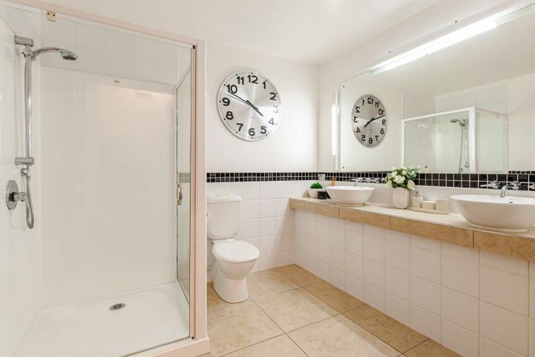 Photo of property in 109 Beresford Street, Bayswater, Auckland, 0622