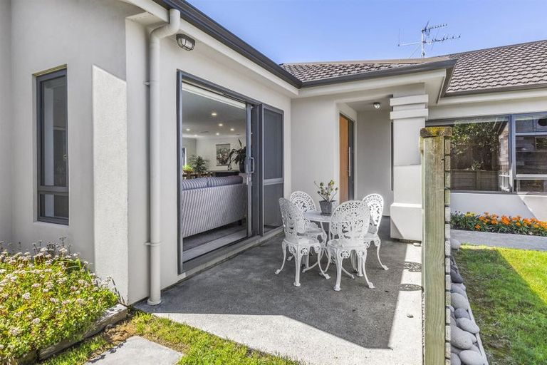 Photo of property in 32 Mo Street, Camborne, Porirua, 5026