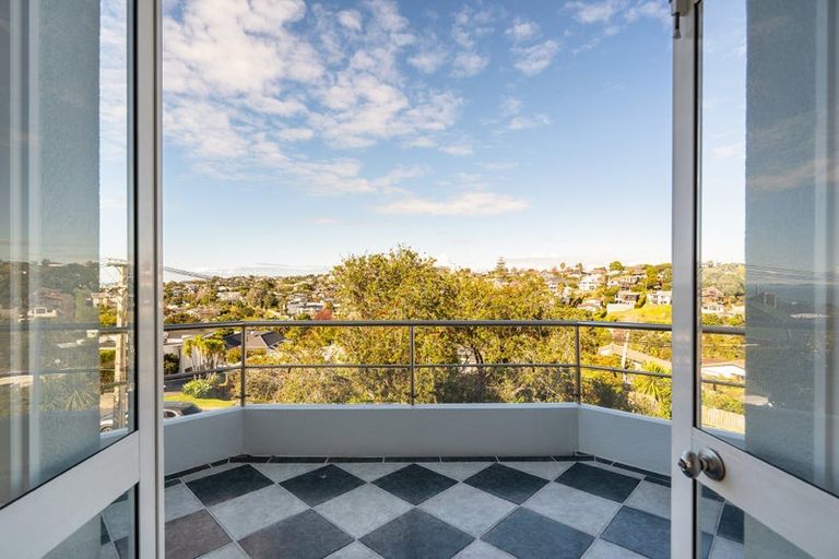 Photo of property in 1/23 Kiteroa Terrace, Rothesay Bay, Auckland, 0630