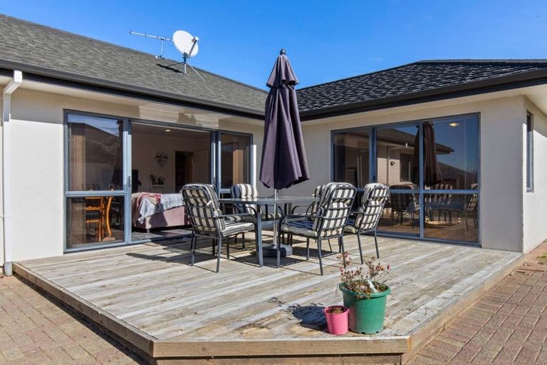 Photo of property in 5 Hoyte Place, Pukehangi, Rotorua, 3015