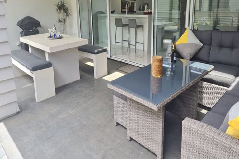 Photo of property in 16 Egmont Street, Patea, 4520