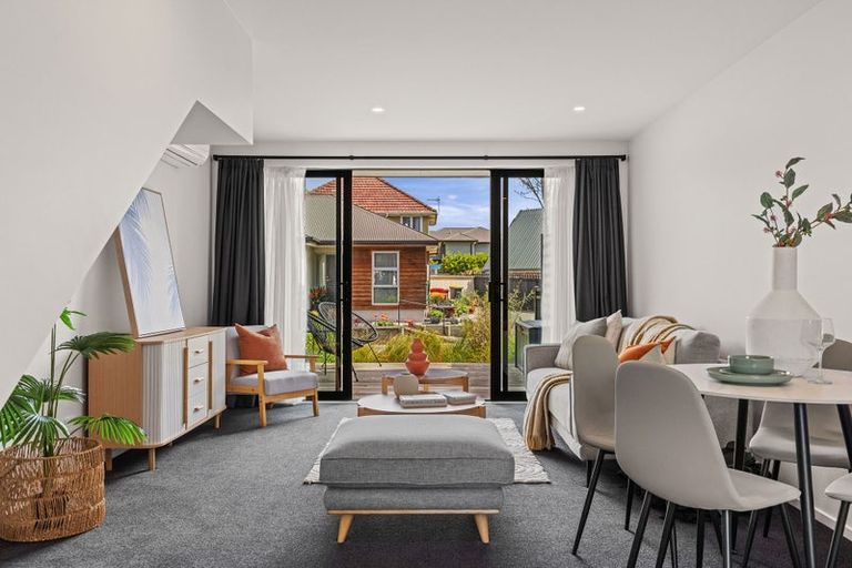 Photo of property in 2/111 Edgeware Road, St Albans, Christchurch, 8014