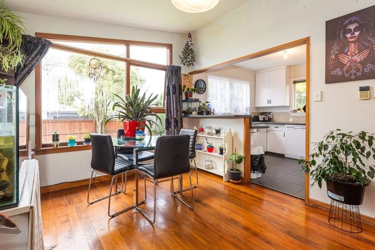 Photo of property in 35 Glenrowan Avenue, Avondale, Christchurch, 8061