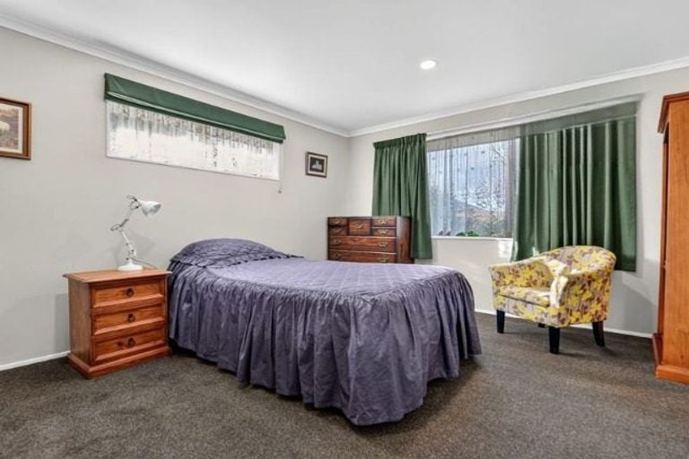 Photo of property in 35 Nottingham Drive, Hamilton East, Hamilton, 3216