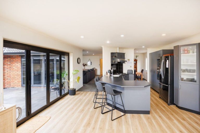 Photo of property in 17 Daniel Place, Kelvin Grove, Palmerston North, 4414