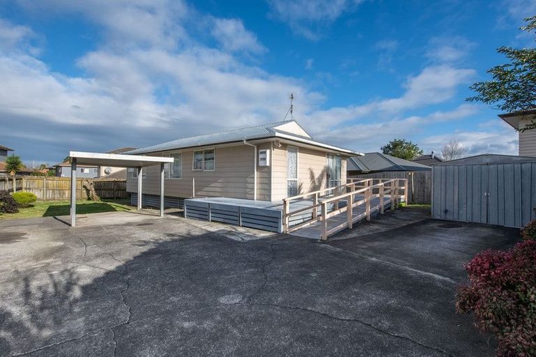 Photo of property in 41a Woodside Road, Massey, Auckland, 0614