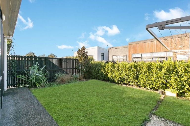 Photo of property in 8 Troop Road, Papakura, 2110