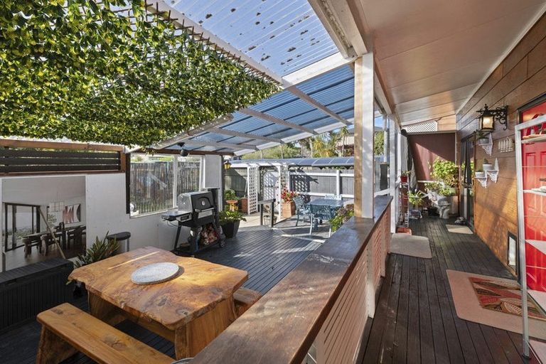 Photo of property in 2/8 Leven Lane, Totara Heights, Auckland, 2105