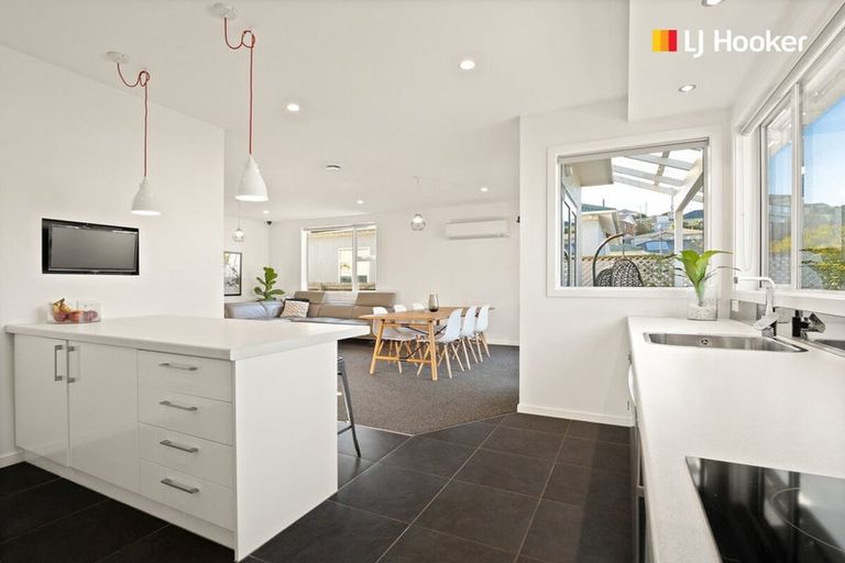 Photo of property in 9 Crest Street, Tainui, Dunedin, 9013