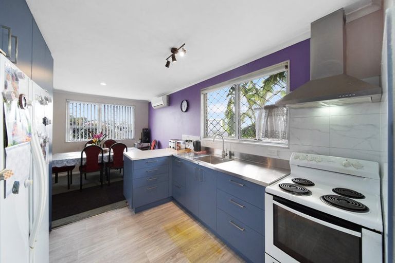 Photo of property in 28 Cottingham Crescent, Mangere East, Auckland, 2024