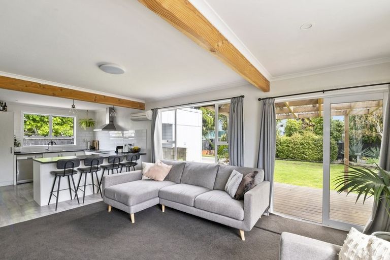 Photo of property in 276 Te Moana Road, Waikanae, 5036
