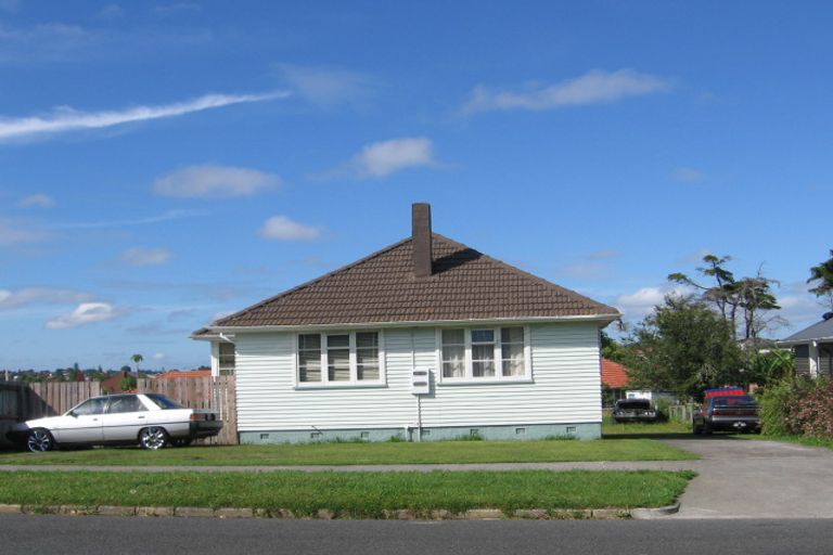 Photo of property in 27 Farringdon Street, Glen Innes, Auckland, 1072