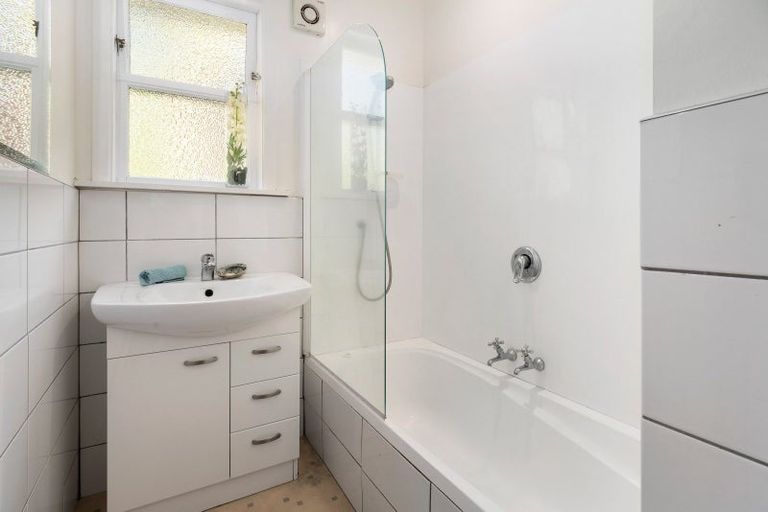 Photo of property in 82 Martindales Road, Heathcote Valley, Christchurch, 8022