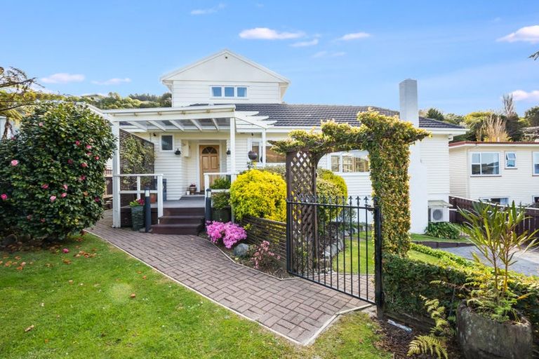 Photo of property in 351 Main Road, Tawa, Wellington, 5028