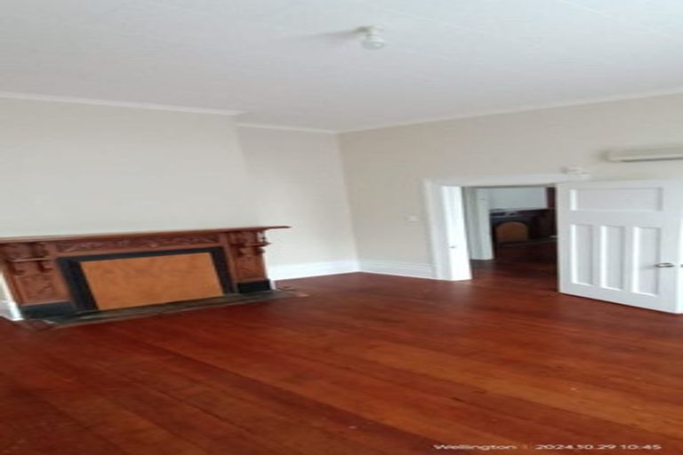 Photo of property in 1/50 Clyde Street, Island Bay, Wellington, 6023