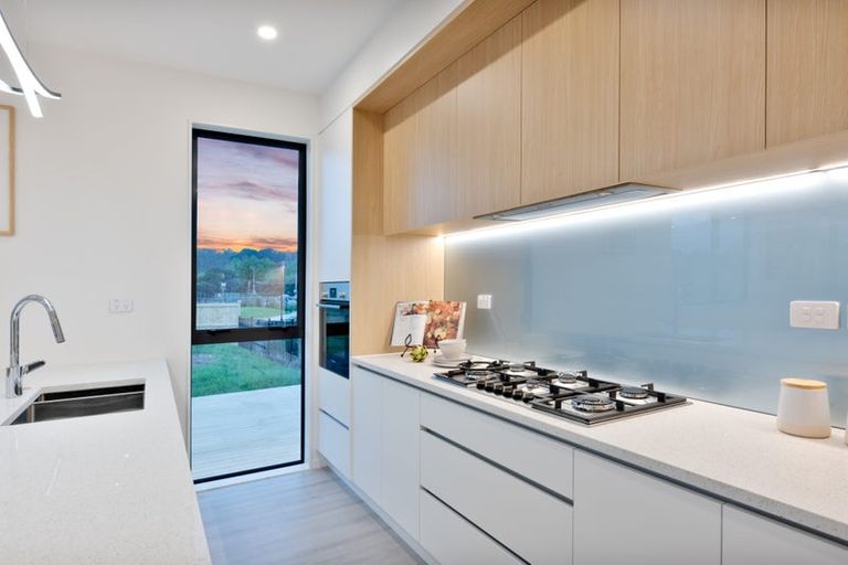 Photo of property in 7 Kiokio Place, Swanson, Auckland, 0614