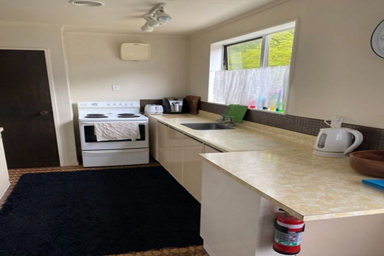 Photo of property in 1/17 Yarrow Place, Papakowhai, Porirua, 5024