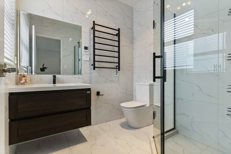 Photo of property in 146 Arran Point Parade, Orewa, 0931