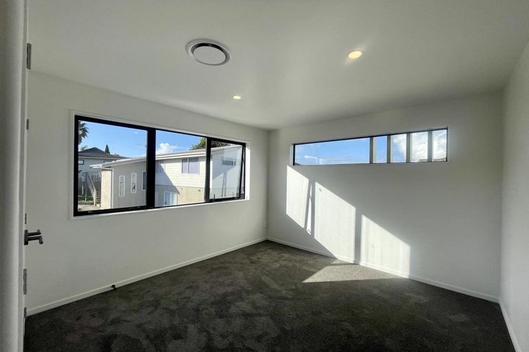 Photo of property in 26b Sandgate Avenue, Botany Downs, Auckland, 2010