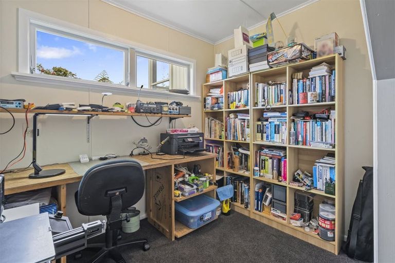 Photo of property in 19 Camellia Terrace, Maungaraki, Lower Hutt, 5010