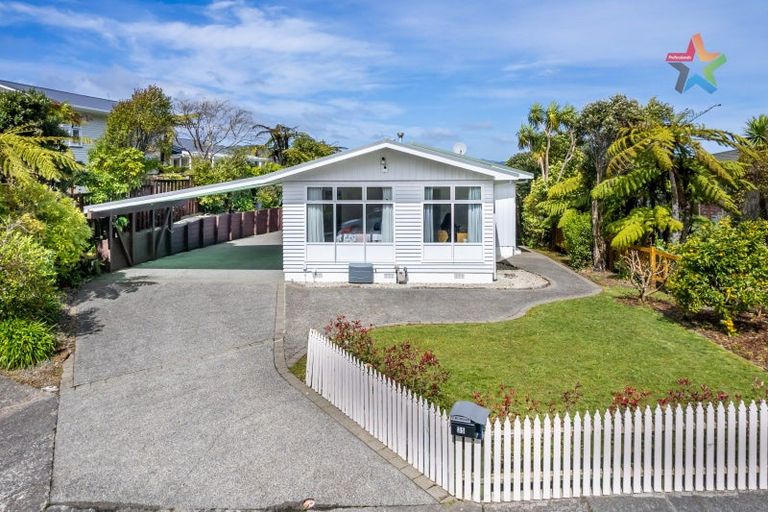 Photo of property in 35 Harbour View Road, Harbour View, Lower Hutt, 5010