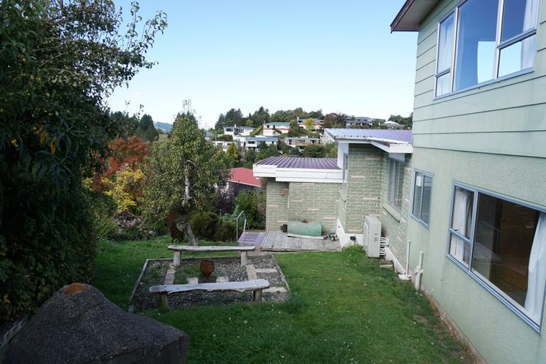 Photo of property in 17 Pioneer Crescent, Helensburgh, Dunedin, 9010