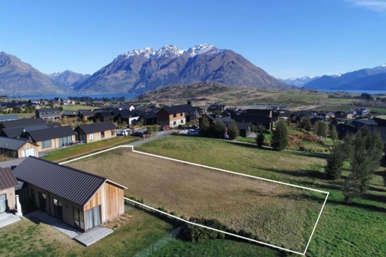 Photo of property in 10 Hovingham Court, Jacks Point, Queenstown, 9371