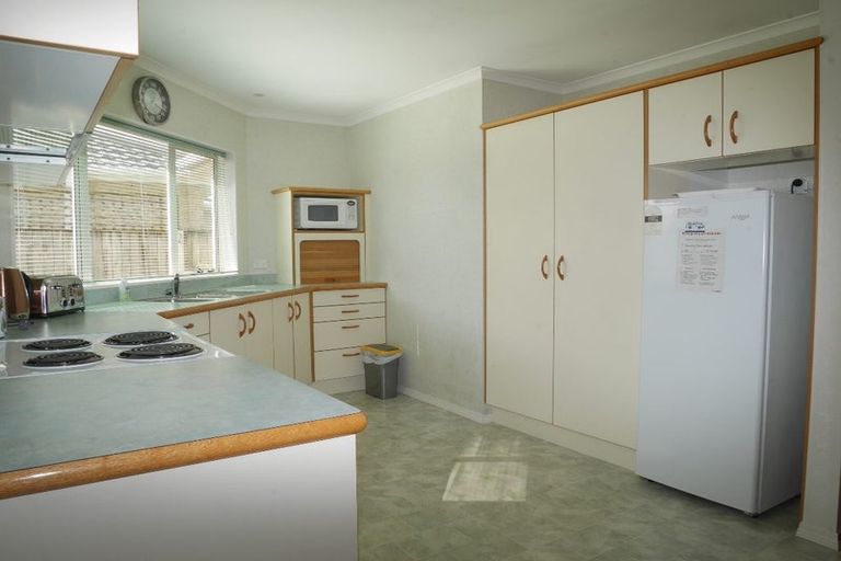 Photo of property in 9 Greenaway Road, Waikanae, 5036