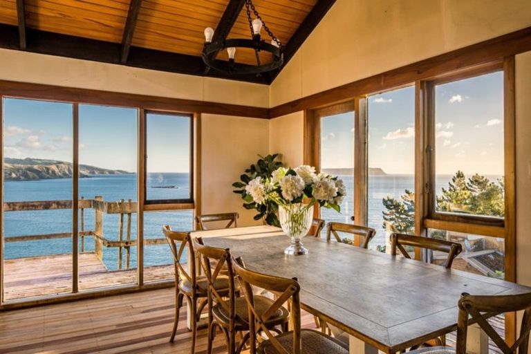 Photo of property in 95 Motuhara Road, Plimmerton, Porirua, 5026