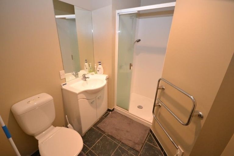 Photo of property in Atrium Towers, 6p/154 The Terrace, Wellington Central, Wellington, 6011