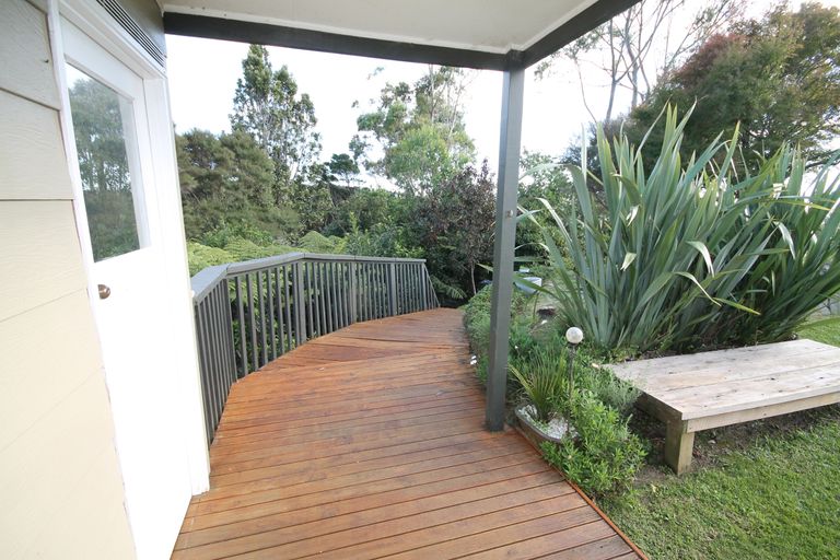 Photo of property in 879 Ponga Road, Opaheke, Papakura, 2584