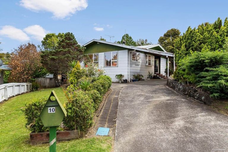 Photo of property in 10 Datura Place, Sunnynook, Auckland, 0620