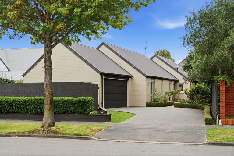 Photo of property in 6 Dunrobin Place, Avonhead, Christchurch, 8042