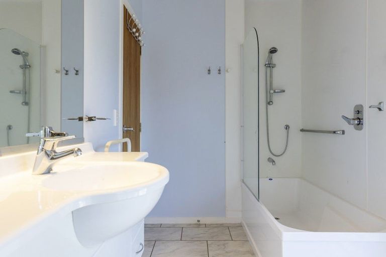 Photo of property in 22 Reeves Road, Acacia Bay, Taupo, 3330