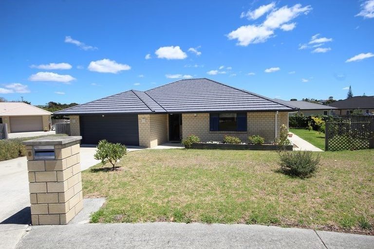 Photo of property in 8 Sea Dune Place, Ruakaka, 0116