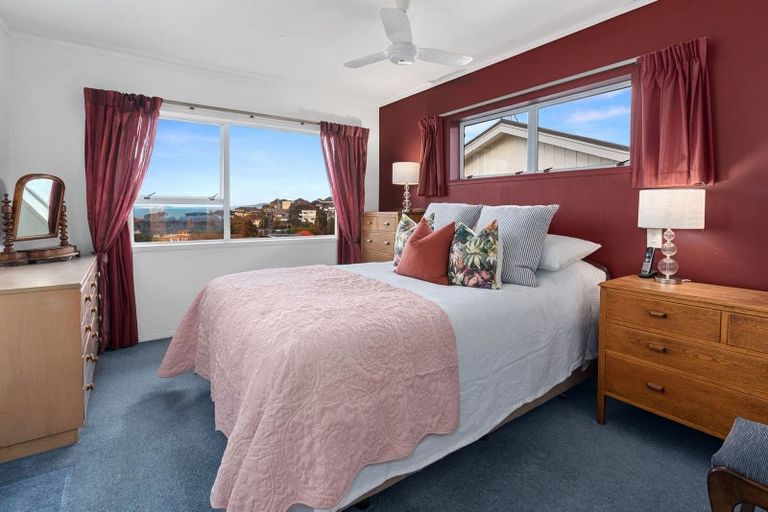 Photo of property in 98 Hebron Road, Waiake, Auckland, 0630