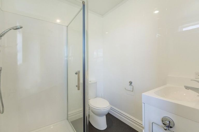 Photo of property in 1/1 Balmain Road, Birkenhead, Auckland, 0626