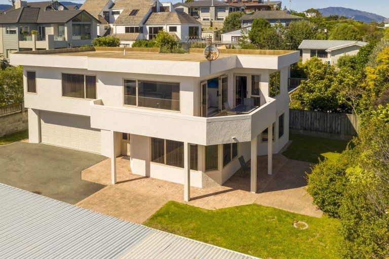 Photo of property in 118a Seaview Road, Paraparaumu Beach, Paraparaumu, 5032