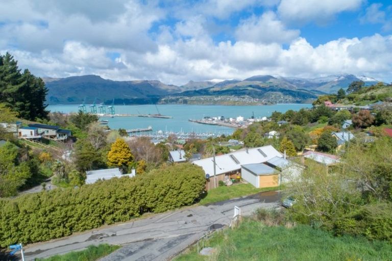 Photo of property in 20 Harmans Road, Lyttelton, 8082