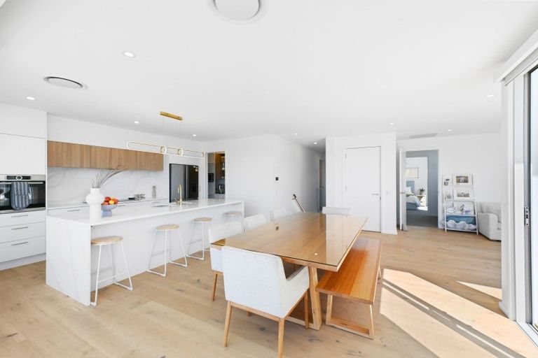 Photo of property in 8 Awatea Drive, Whitianga, 3510