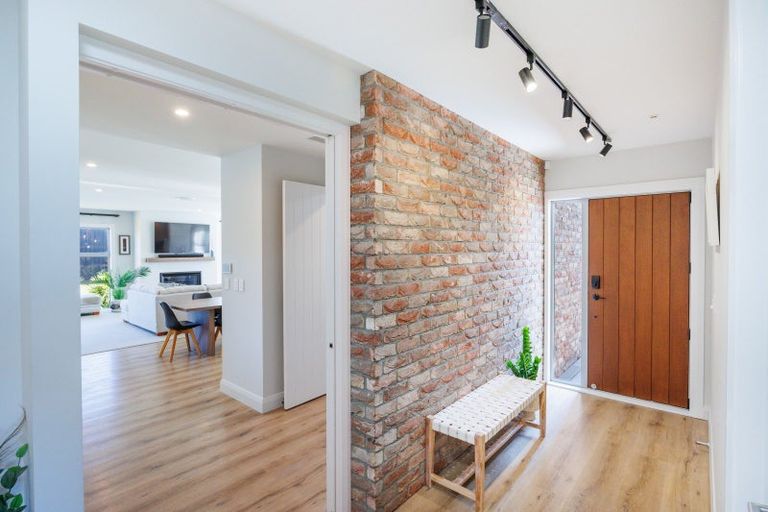 Photo of property in 9 Paterson Lane, Kelvin Grove, Palmerston North, 4470